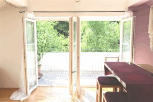 Blick zum Balkon