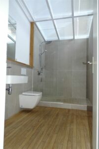 Bad mit Dusche
