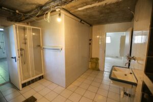 Dusche Keller
