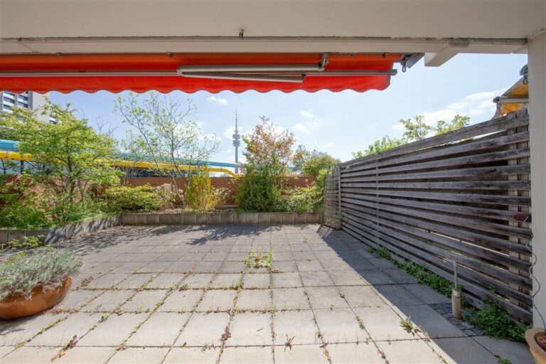 Sonnige Terrasse