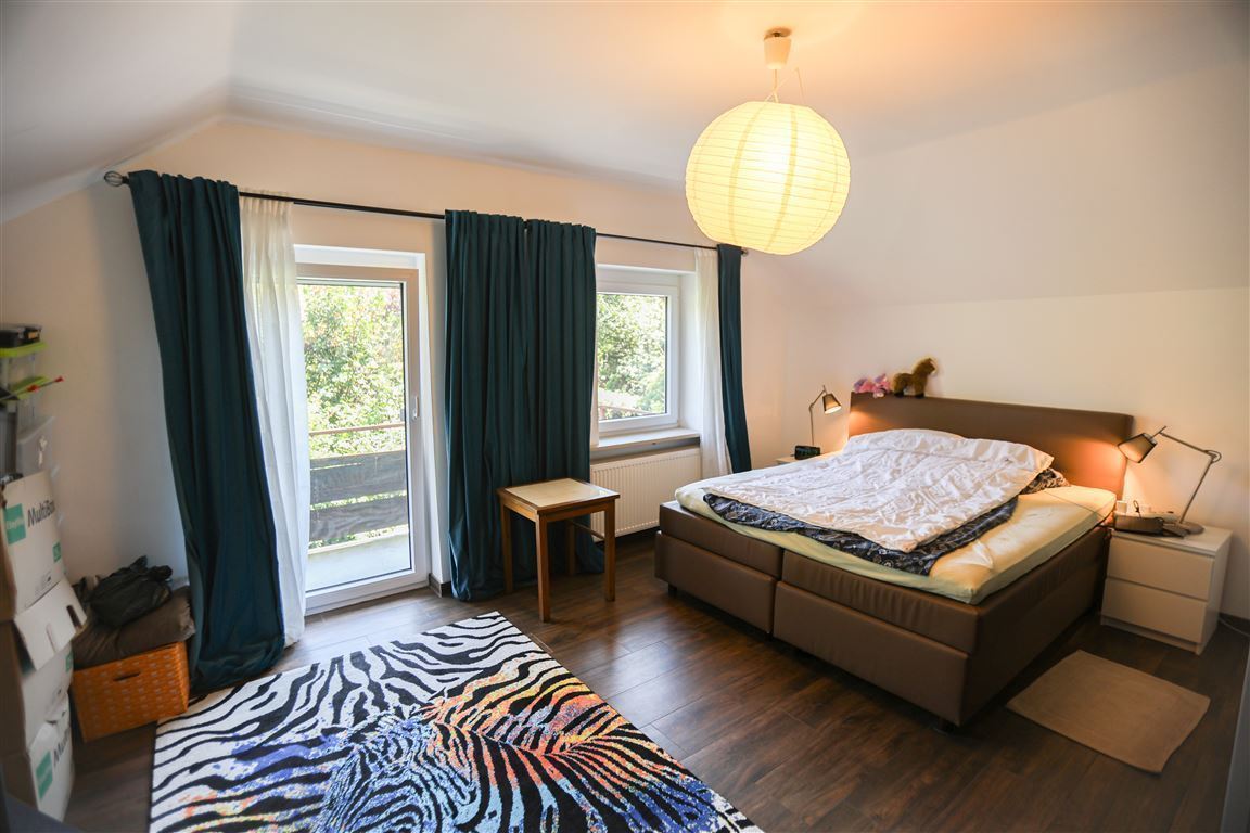 sep. SZ 2 mit Balkon  OG