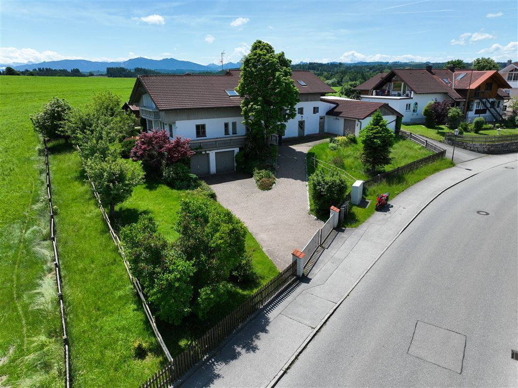 Hausansicht von Straße