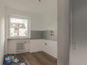 Küche m. Abstellk. ohne Fliesenspiegel