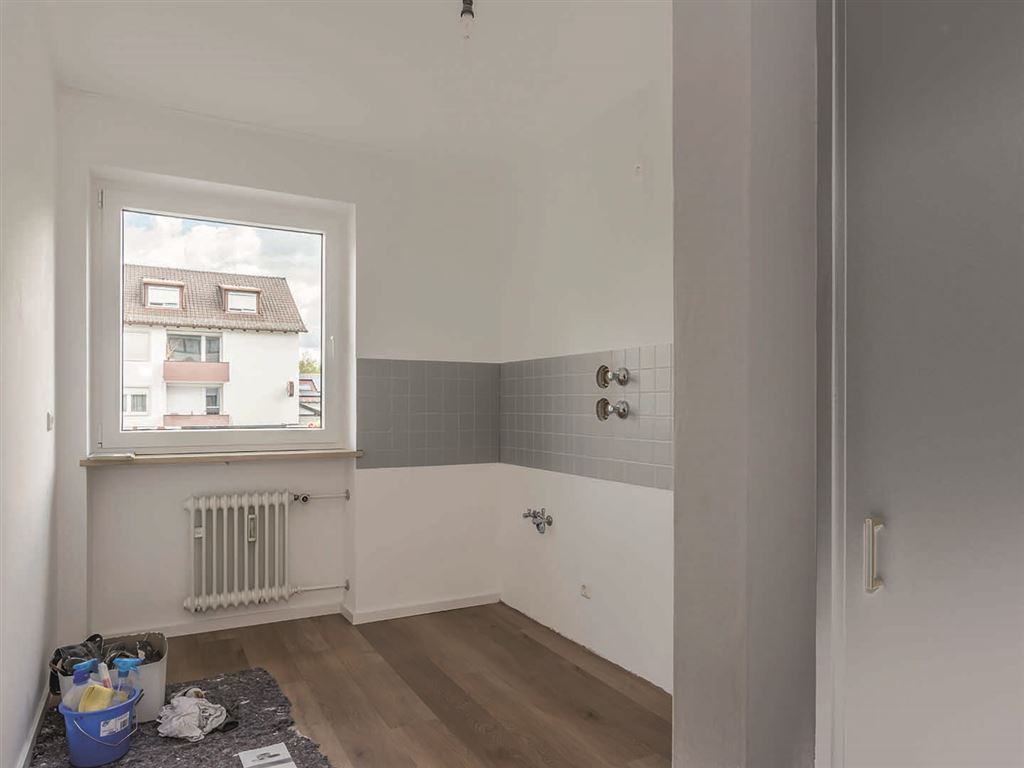 Küche m. Abstellk. ohne Fliesenspiegel