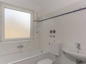 Bad mit Fenster, neu