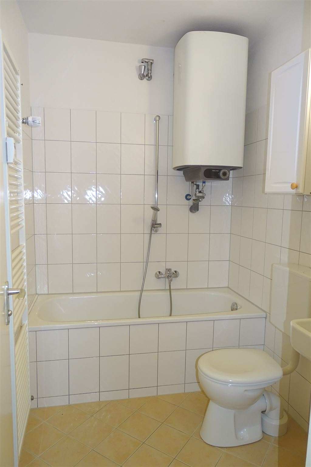 Bad mit Wanne