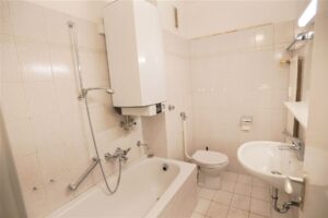 Bad mit Wanne