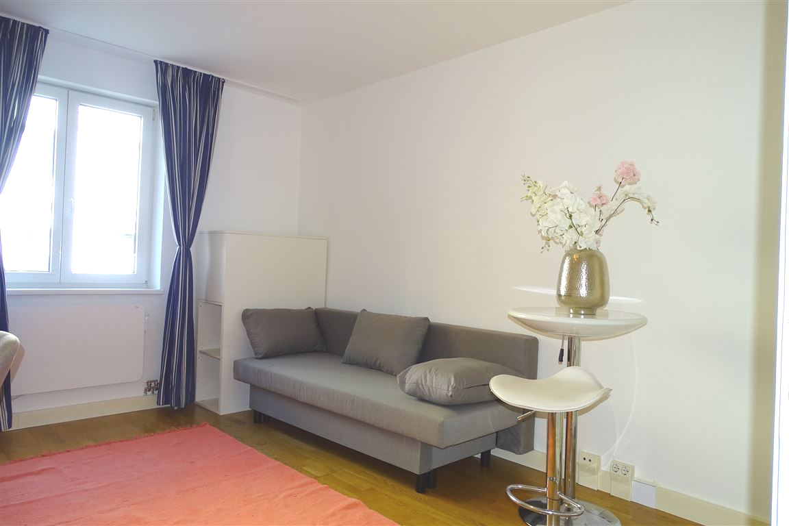 Zimmer mit Schlafcouch