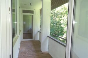 Loggia mit Zugang Wohn- u.Schlafzimmer
