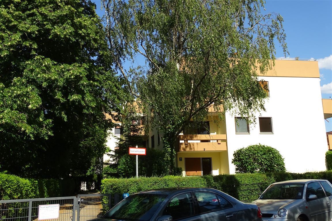 Hausansicht von Straße