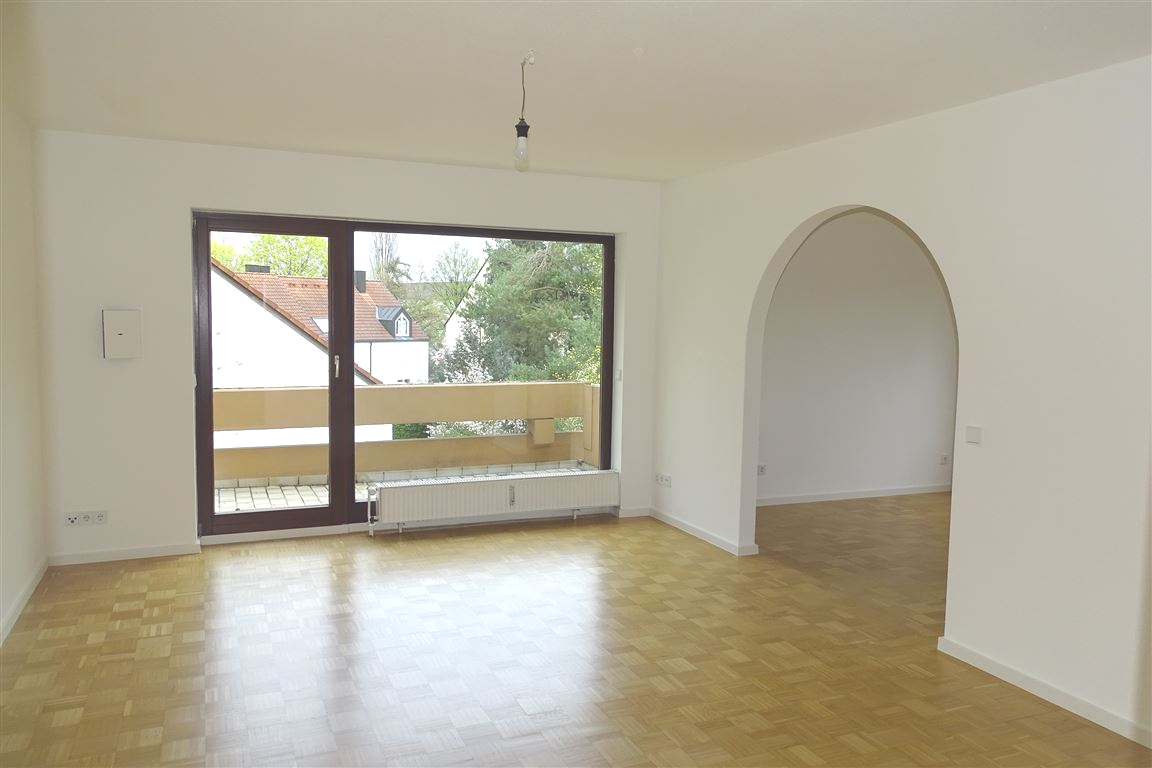 Wohnzimmer Zugang Eßzi.
