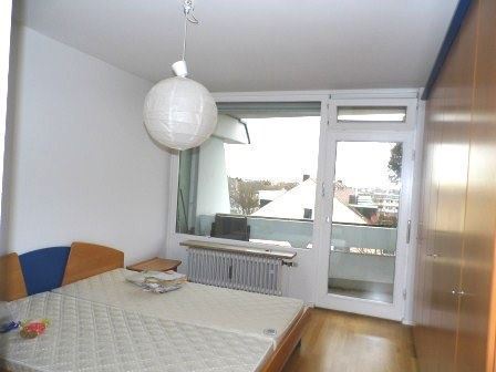 Schlafzimmer m. Balkon