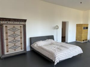 Schlafzimmer mit Kamin