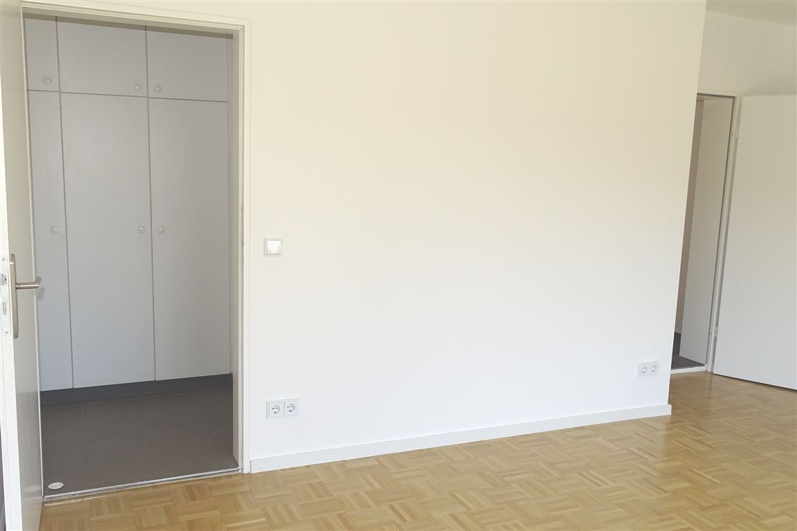 Schlafzi. mit Ankleide u. Bad