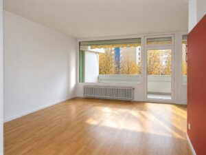 Wohnzimmer m. Balkon