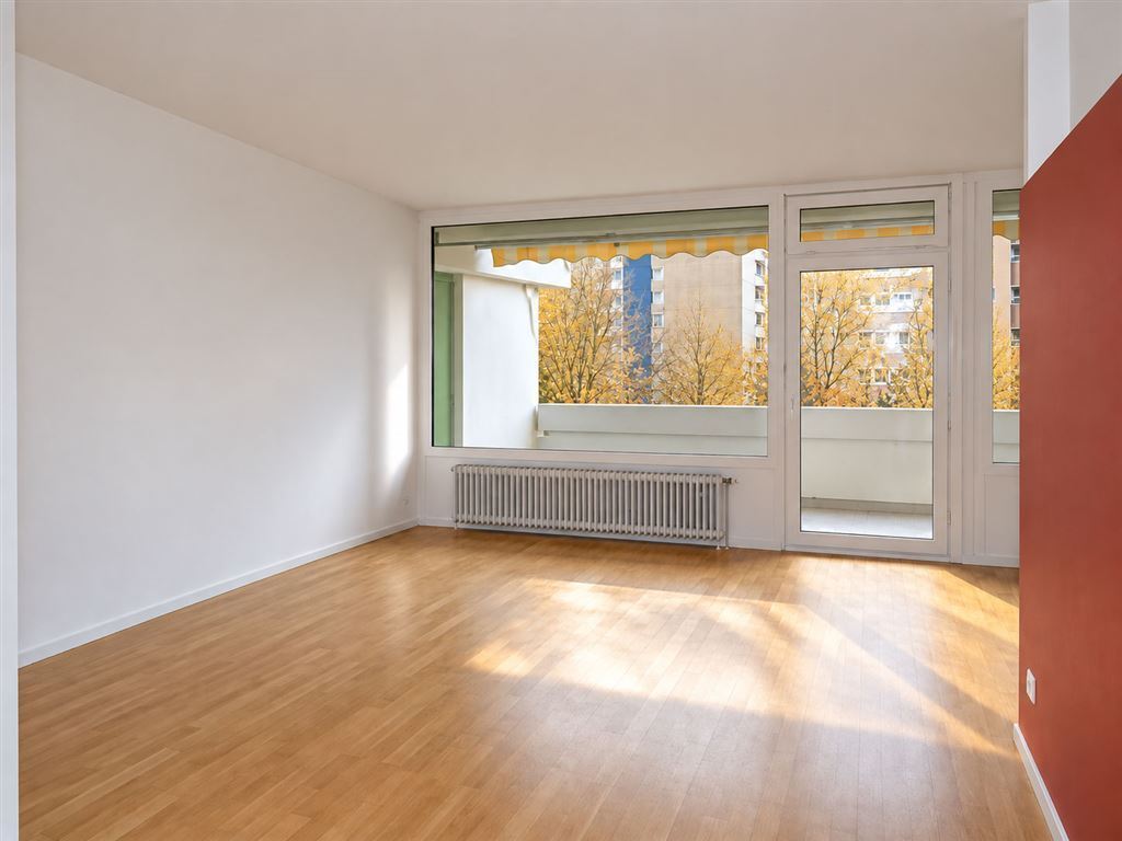 Wohnzimmer m. Balkon
