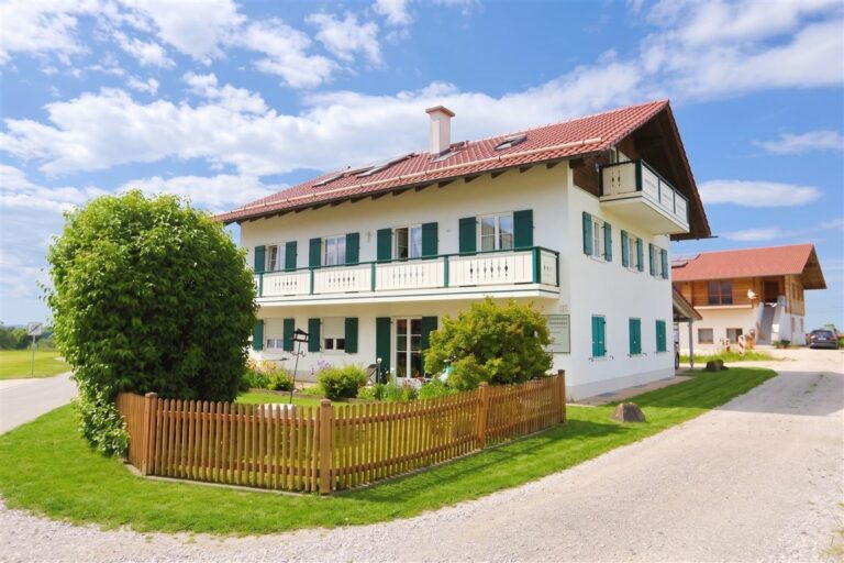 Gewerbeobjekt-Hofheim-Spatzenhausen-Aussenansicht
