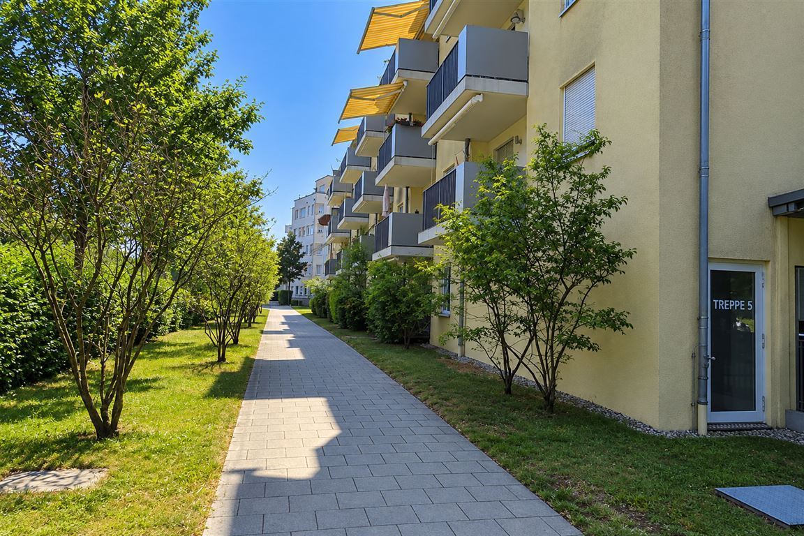 Weg aussen