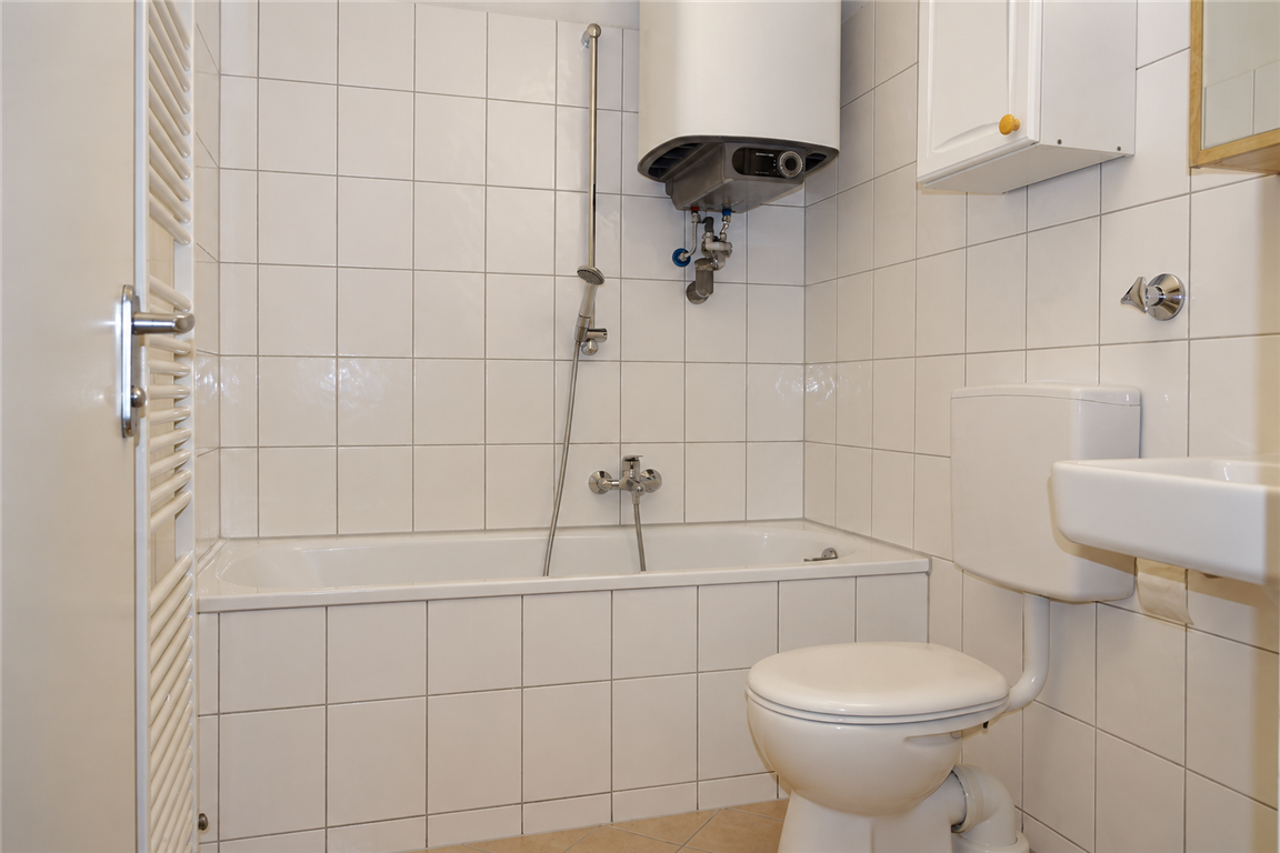 Badezimmer mit Badewanne